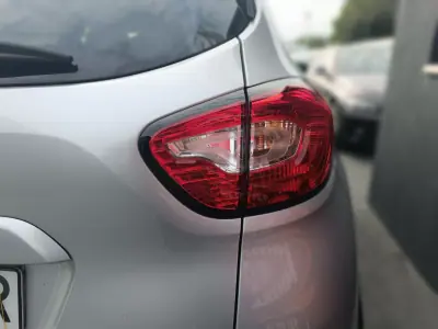 Renault Captur 2016 - 12490 EUR, 138211 km - AUTO.MOTO.pt - 138211km - foto 12 de 30