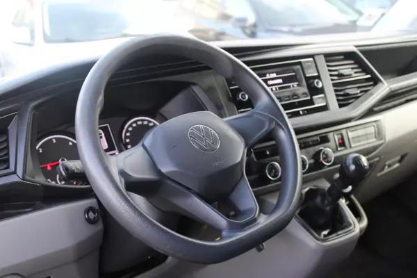 VW Transporter 2.0 TDI Confortline Extra 150Cv 2021 - 22990 EUR, 115000 km - AUTO.MOTO.pt - 115000km - foto 17 de 19