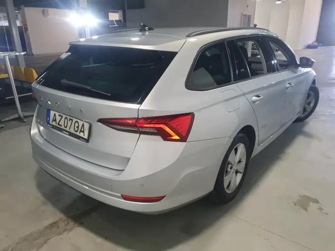 Skoda Octavia Break 2023 - 15999 EUR, 212121 km - AUTO.MOTO.pt - 212121km - foto 5 de 14