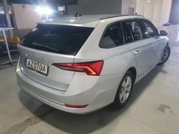 Skoda Octavia Break 2023 - 15999 EUR, 212121 km - AUTO.MOTO.pt - 212121km - foto 5 de 14