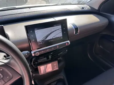 Citroën C4 Cactus 2020 - 11900 EUR, 150000 km - AUTO.MOTO.pt - 150000km - foto 17 de 37