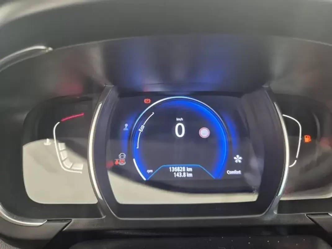 Renault Grand Scénic 2019 - 15750 EUR, 136587 km - 136587km - foto 8 de 9