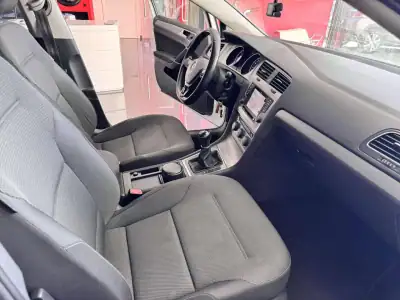 Volkswagen Golf 2016 - 12500 EUR, 228000 km - AUTO.MOTO.pt - 228000km - foto 8 de 14