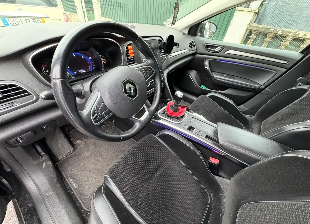 Renault Mégane Coupe 2018 - 9000 EUR, 240000 km - 240000km - foto 6 de 6