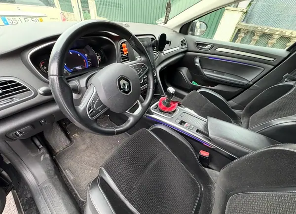 Renault Mégane Coupe 2018 - 9000 EUR, 240000 km - 240000km - foto 6 de 6