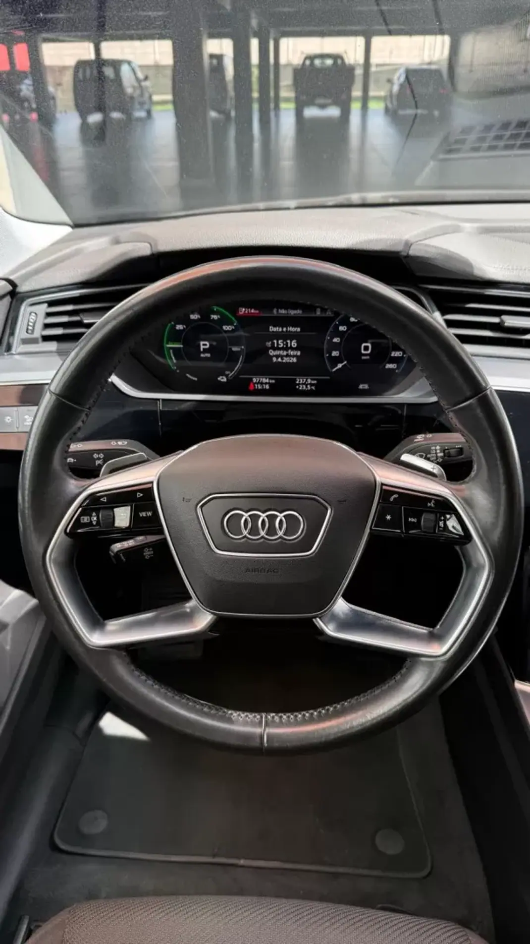Audi e-tron 2020 - 27500 EUR, 90120 km - AUTO.MOTO.pt - 90120km - foto 17 de 17