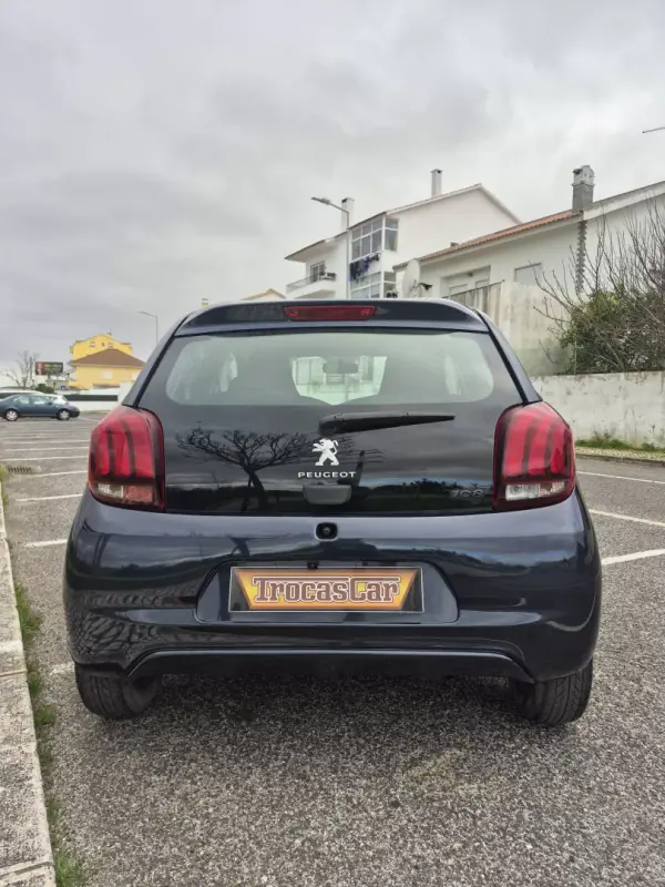 Peugeot 108 2016 - 6999 EUR, 159319 km - AUTO.MOTO.pt - 159319km - foto 6 de 21