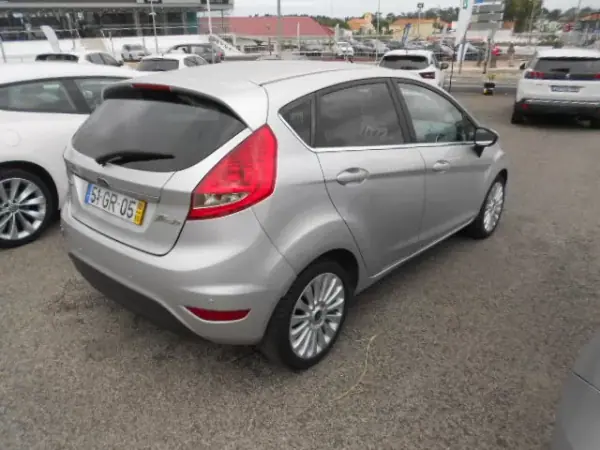 Ford Fiesta 2008 - 6450 EUR, 272594 km - 272594km - foto 6 de 12