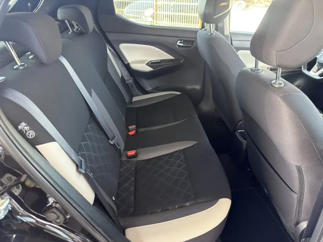 Nissan Micra 2018 - 12990 EUR, 124700 km - AUTO.MOTO.pt - 124700km - foto 19 de 20