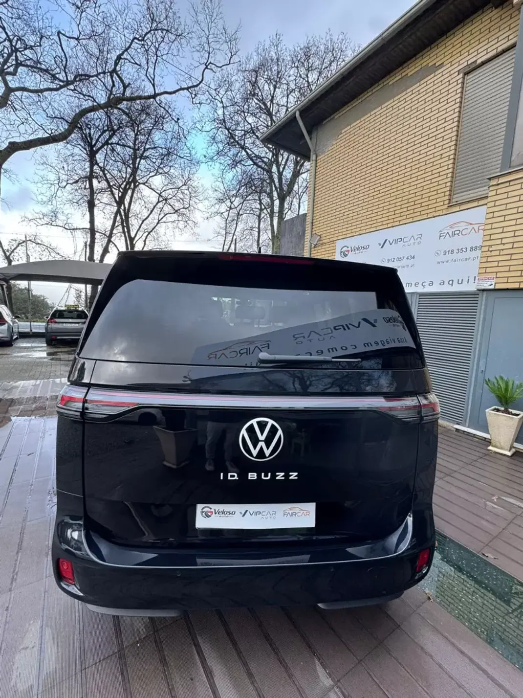 Volkswagen ID.Buzz 2025 - 59700 EUR, 15500 km - AUTO.MOTO.pt - 15500km - foto 5 de 14