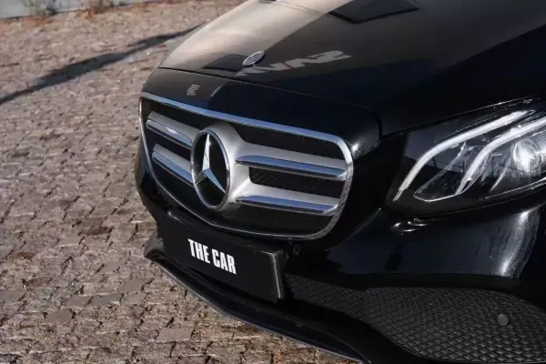 Mercedes-Benz E 220 2017 - 25000 EUR, 168000 km - AUTO.MOTO.pt - 168000km - foto 5 de 30