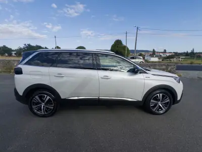 Peugeot 5008 2018 - 18990 EUR, 164000 km - AUTO.MOTO.pt - 164000km - foto 8 de 48
