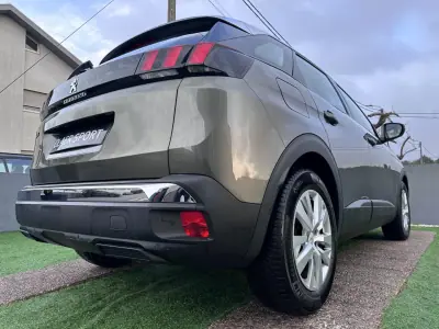 Peugeot 3008 2019 - 13900 EUR, 180000 km - AUTO.MOTO.pt - 180000km - foto 10 de 45