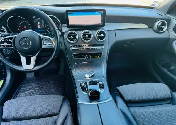 Mercedes-Benz C 220 2019 - 32000 EUR, 160000 km - AUTO.MOTO.pt - 160000km - foto 18 de 30