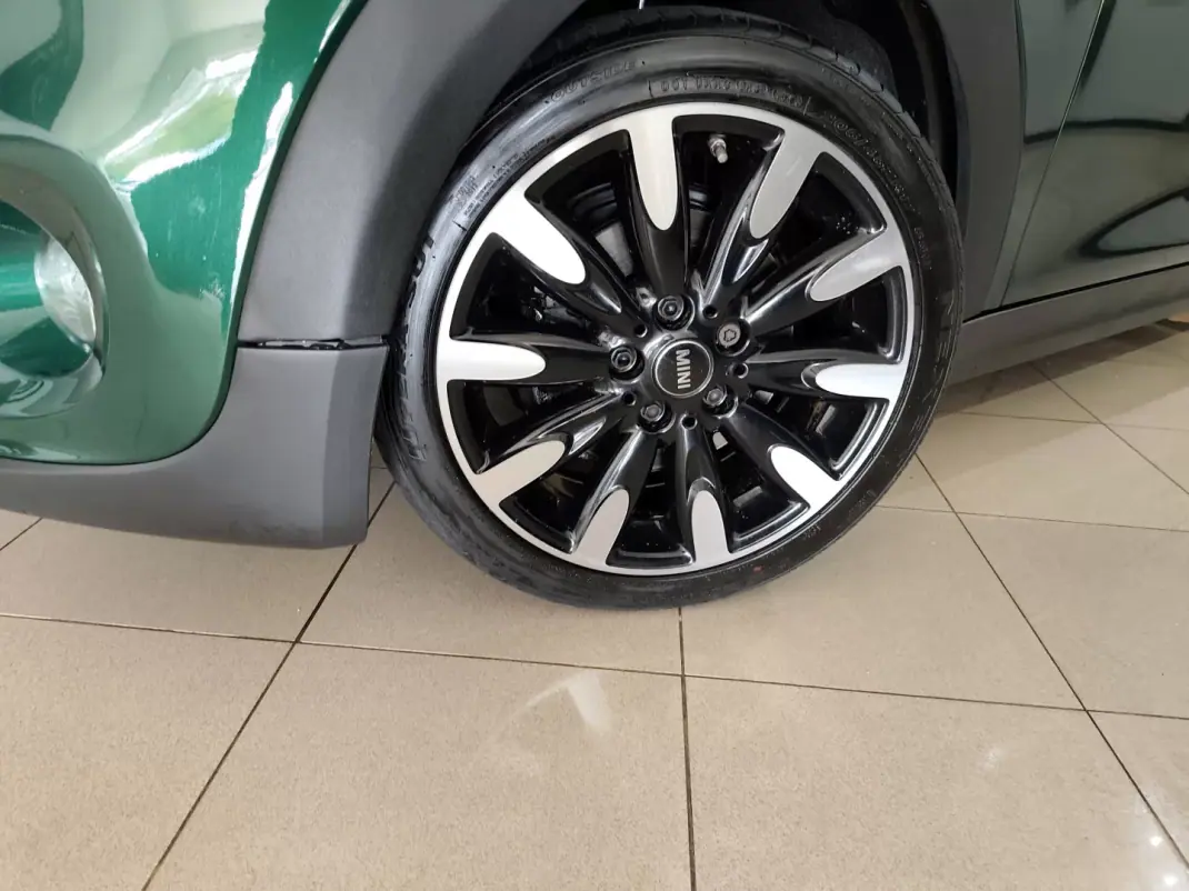 MINI 5 Portas 2017 - 15490 EUR, 76000 km - AUTO.MOTO.pt - 76000km - foto 6 de 27