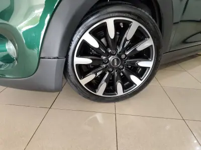 MINI 5 Portas 2017 - 15490 EUR, 76000 km - AUTO.MOTO.pt - 76000km - foto 6 de 27
