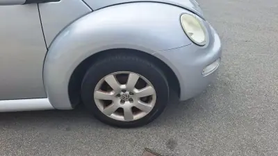 Volkswagen New Beetle Cabriolet 2004 - 9890 EUR, 127830 km - AUTO.MOTO.pt - 127830km - foto 19 de 48