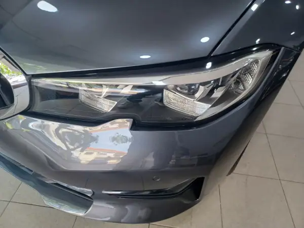 BMW 330 2021 - 27890 EUR, 51862 km - AUTO.MOTO.pt - 51862km - foto 30 de 37