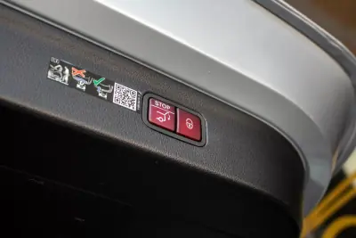 Mercedes-Benz EQE 2024 - 64750 EUR, 46361 km - AUTO.MOTO.pt - 46361km - foto 30 de 45