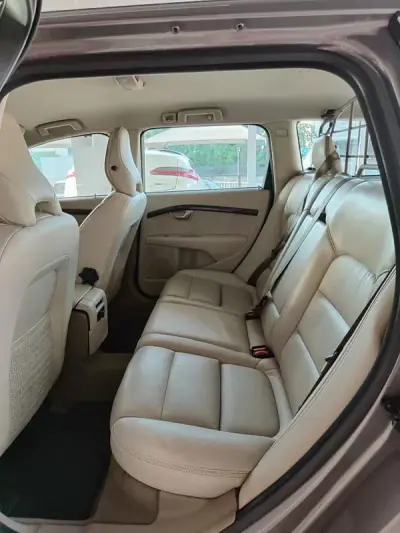 Volvo XC 70 2010 - 13250 EUR, 324000 km - AUTO.MOTO.pt - 324000km - foto 14 de 35