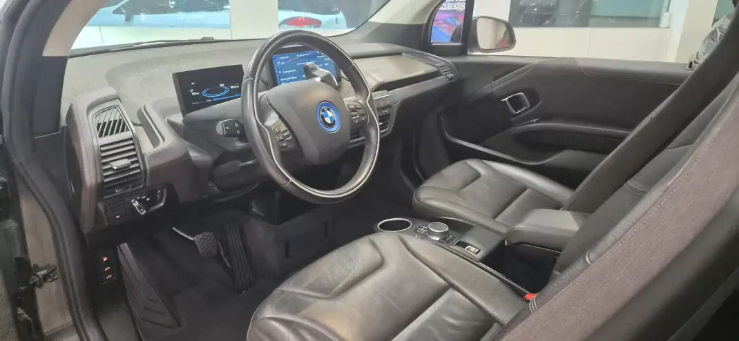 BMW i3 2017 - 17990 EUR, 55009 km - AUTO.MOTO.pt - 55009km - foto 15 de 44