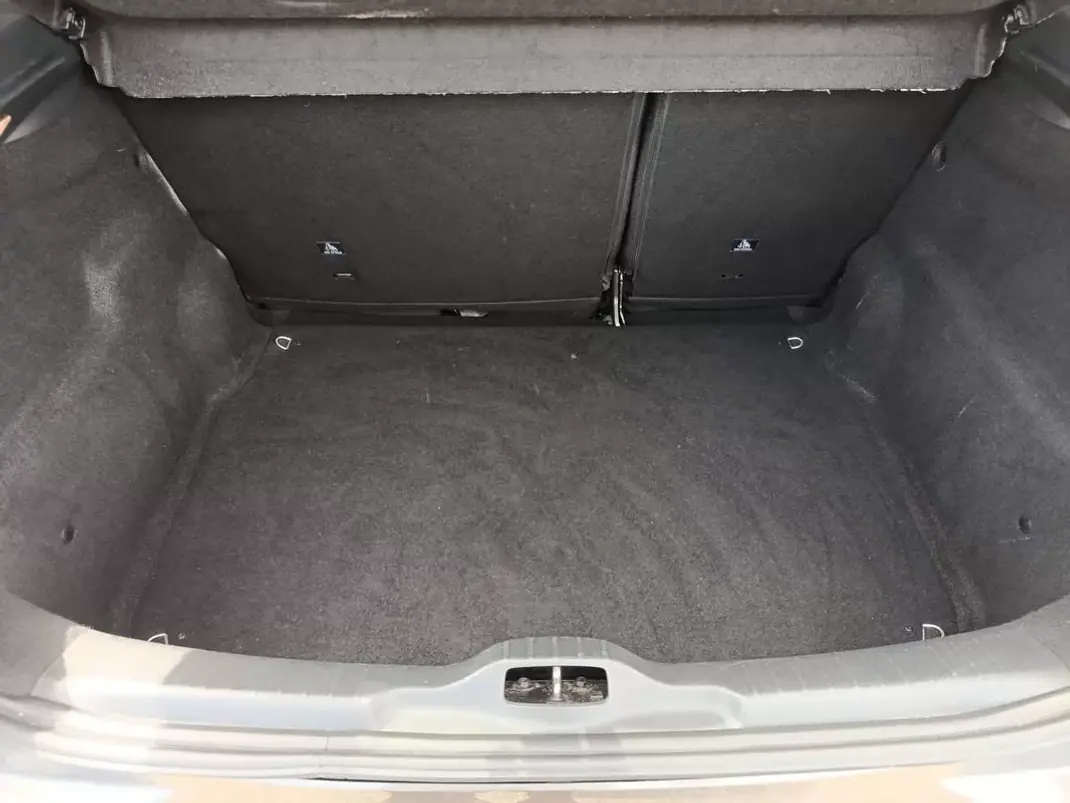 Citroën C4 Cactus 2020 - 14000 EUR, 56660 km - 56660km - foto 13 de 23