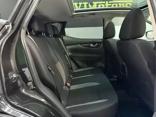 Nissan Qashqai 2018 - 15950 EUR, 158434 km - AUTO.MOTO.pt - 158434km - foto 26 de 27