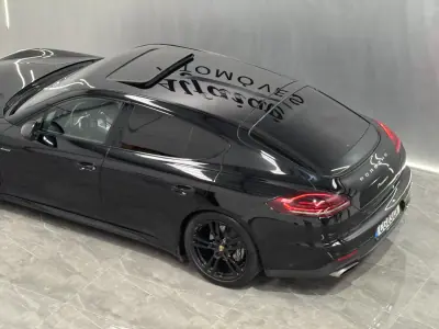 Porsche Panamera 2015 - 33990 EUR, 247000 km - AUTO.MOTO.pt - 247000km - foto 8 de 44
