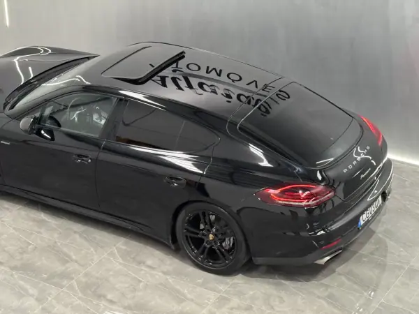 Porsche Panamera 2015 - 33990 EUR, 247000 km - AUTO.MOTO.pt - 247000km - foto 8 de 44