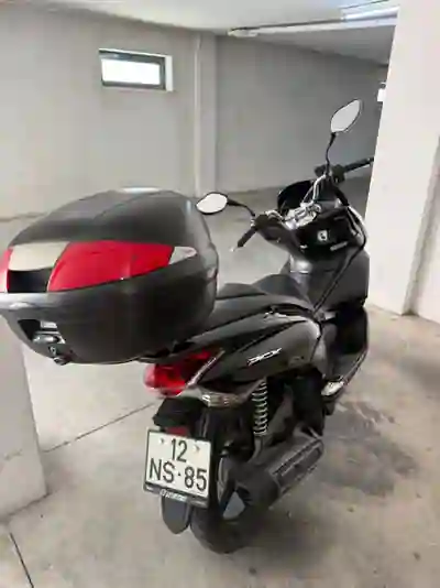 Honda PCX 125 2013 - 1750 EUR, 21000 km - foto 4 de 5