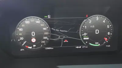 Land Rover Defender 2024 - 96000 EUR, 29684 km - AUTO.MOTO.pt - 29684km - foto 8 de 21