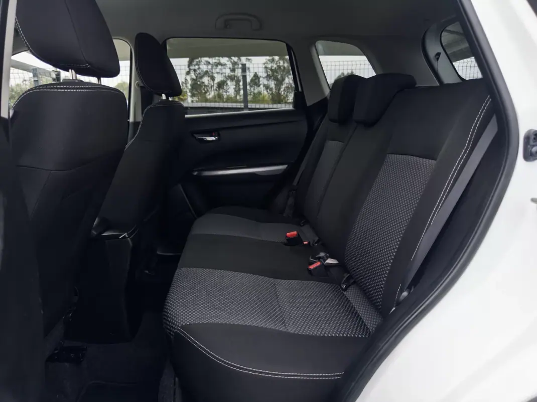 Suzuki Vitara 2019 - 15990 EUR, 77000 km - AUTO.MOTO.pt - 77000km - foto 29 de 32