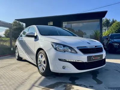 Peugeot 308 2018 - 9999 EUR, 120000 km - AUTO.MOTO.pt - 120000km - foto 3 de 19