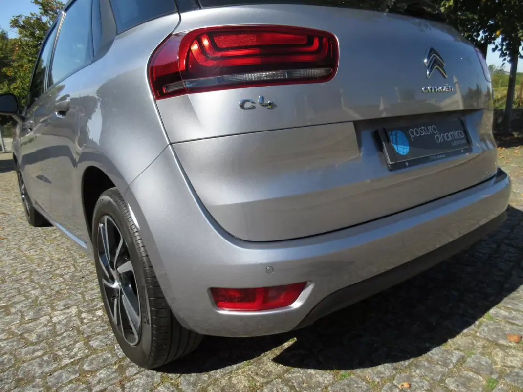 Citroën C4 Picasso 2017 - 12990 EUR, 175000 km - AUTO.MOTO.pt - 175000km - foto 17 de 44