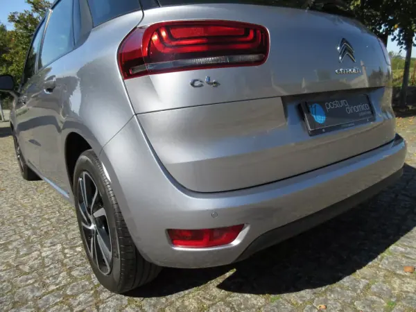 Citroën C4 Picasso 2017 - 12990 EUR, 175000 km - AUTO.MOTO.pt - 175000km - foto 17 de 44