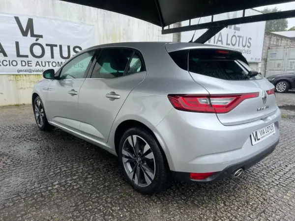 Renault Mégane 2018 - 14500 EUR, 170000 km - AUTO.MOTO.pt - 170000km - foto 12 de 12