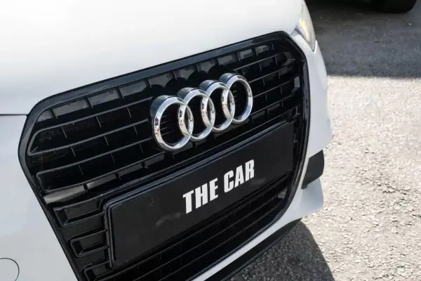 Audi A1 Sportback 2014 - 12999 EUR, 166122 km - AUTO.MOTO.pt - 166122km - foto 5 de 25