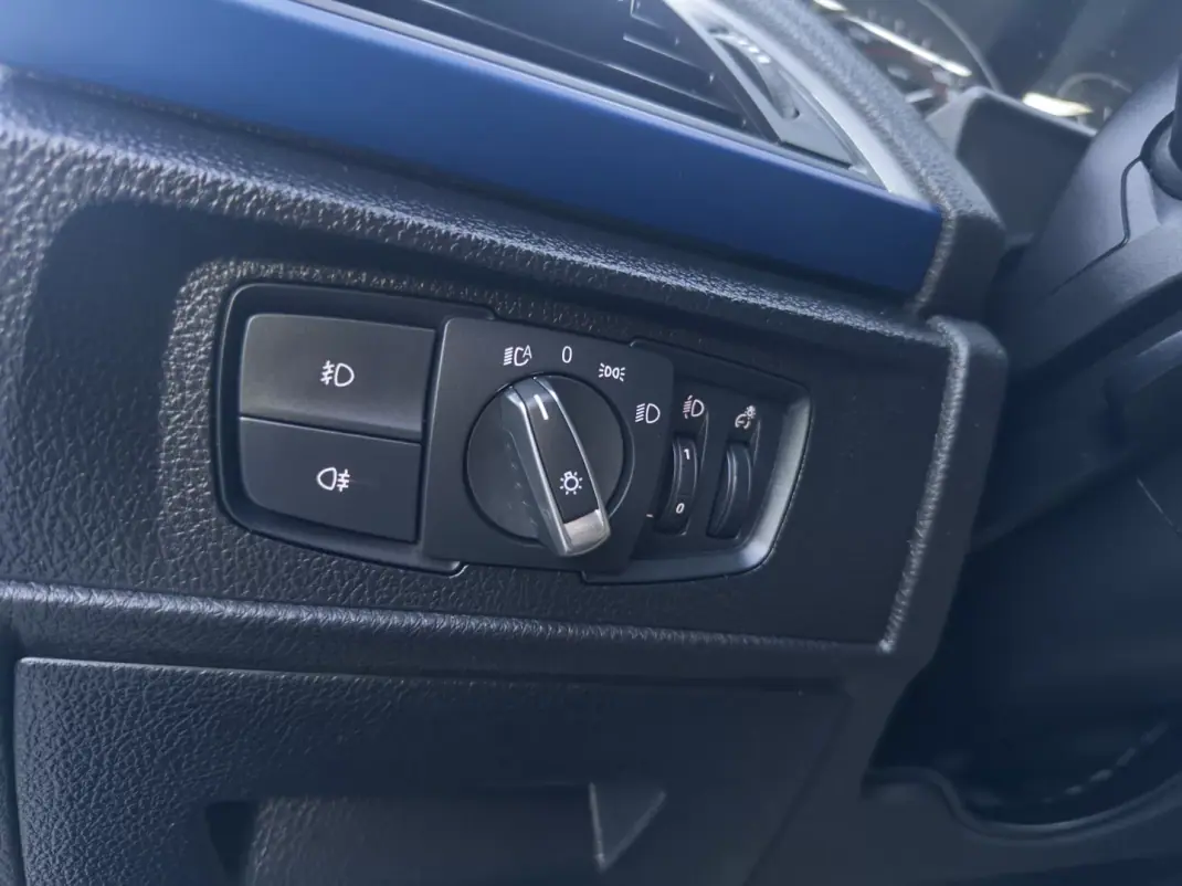 BMW 118 2015 - 17990 EUR, 168000 km - AUTO.MOTO.pt - 168000km - foto 23 de 35