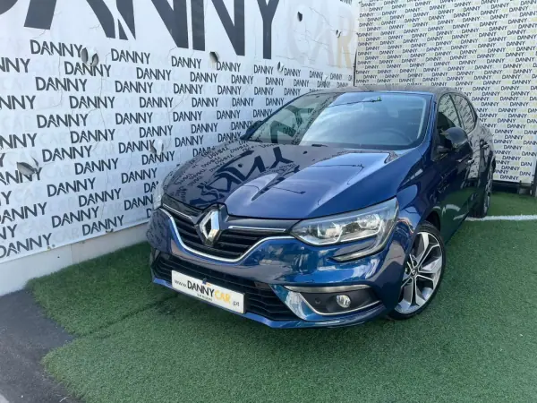 Renault Mégane 2017 - 15500 EUR, 164000 km - AUTO.MOTO.pt - 164000km - foto 2 de 8