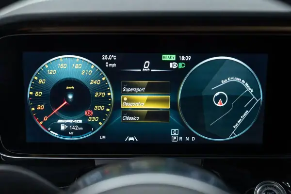 Mercedes-Benz AMG GT 2020 - 89950 EUR, 55000 km - AUTO.MOTO.pt - 55000km - foto 27 de 44