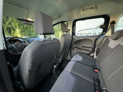 Ford Tourneo Courier 2017 - 9990 EUR, 168856 km - AUTO.MOTO.pt - 168856km - foto 45 de 47