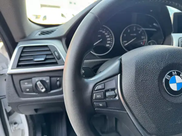 BMW 418 Gran Coupé 2018 - 18900 EUR, 218060 km - AUTO.MOTO.pt - 218060km - foto 5 de 25