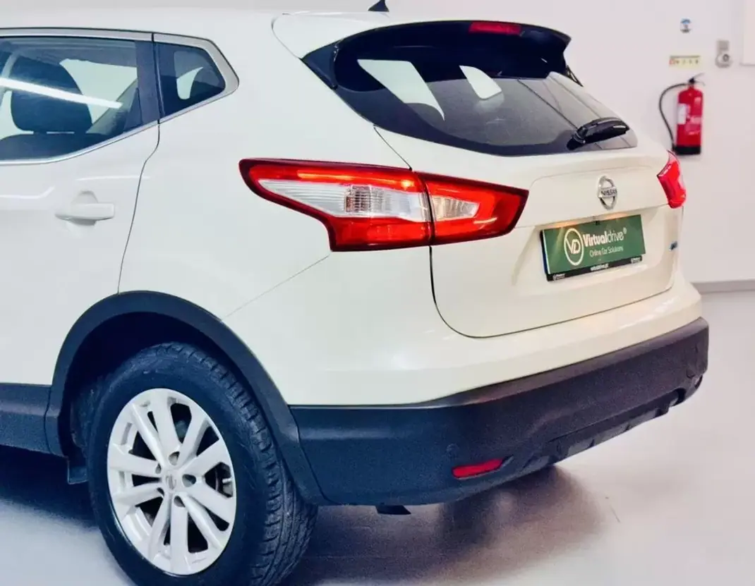Nissan Qashqai 2015 - 13750 EUR, 96000 km - 96000km - foto 10 de 45