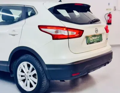 Nissan Qashqai 2015 - 13750 EUR, 96000 km - AUTO.MOTO.pt - 96000km - foto 10 de 45