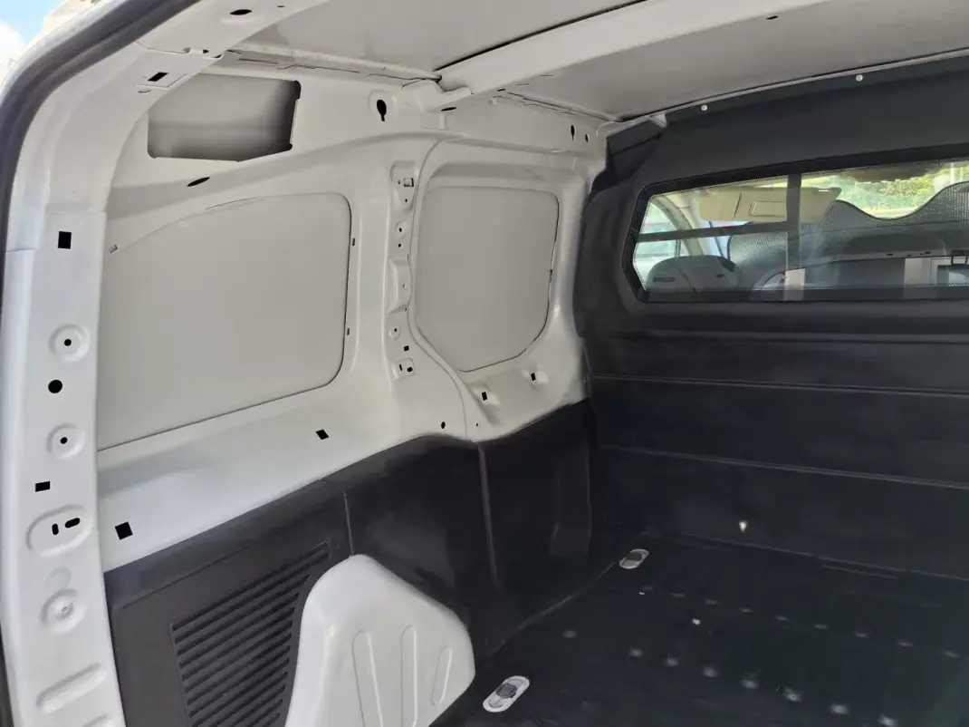 Peugeot PARTNER GIRAFON 2018 - 9990 EUR, 295321 km - AUTO.MOTO.pt - 295321km - foto 11 de 13