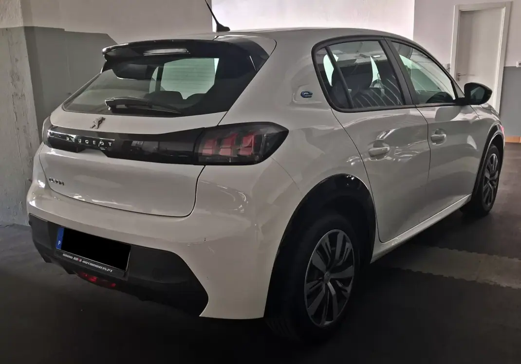 Peugeot e-208 2022 - 17750 EUR, 61000 km - 61000km - foto 6 de 23