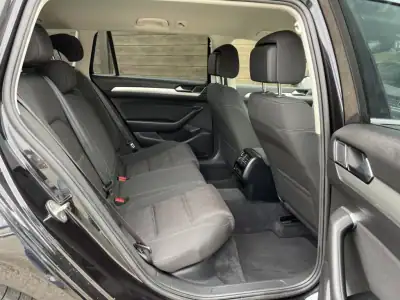 Volkswagen Passat Variant 2018 - 19990 EUR, 177800 km - AUTO.MOTO.pt - 177800km - foto 18 de 19