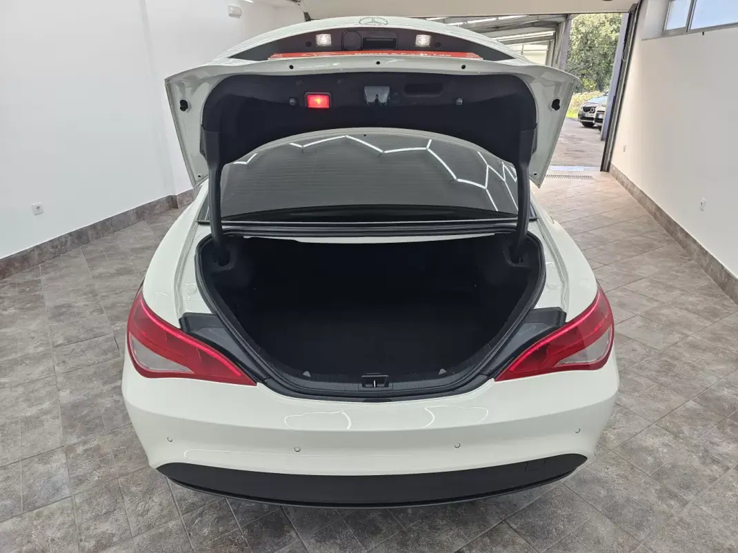 Mercedes-Benz CLA 180 2015 - 14000 EUR, 205367 km - 205367km - foto 24 de 51