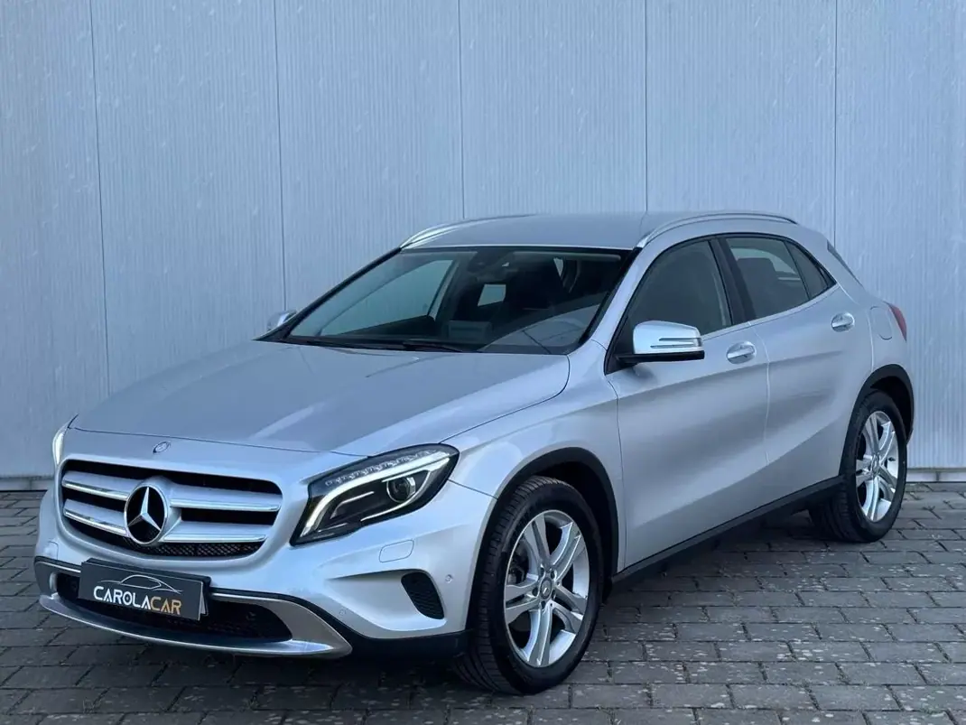 Mercedes-Benz GLA 180 2016 - 19950 EUR, 80000 km - AUTO.MOTO.pt - 80000km - foto 2 de 26