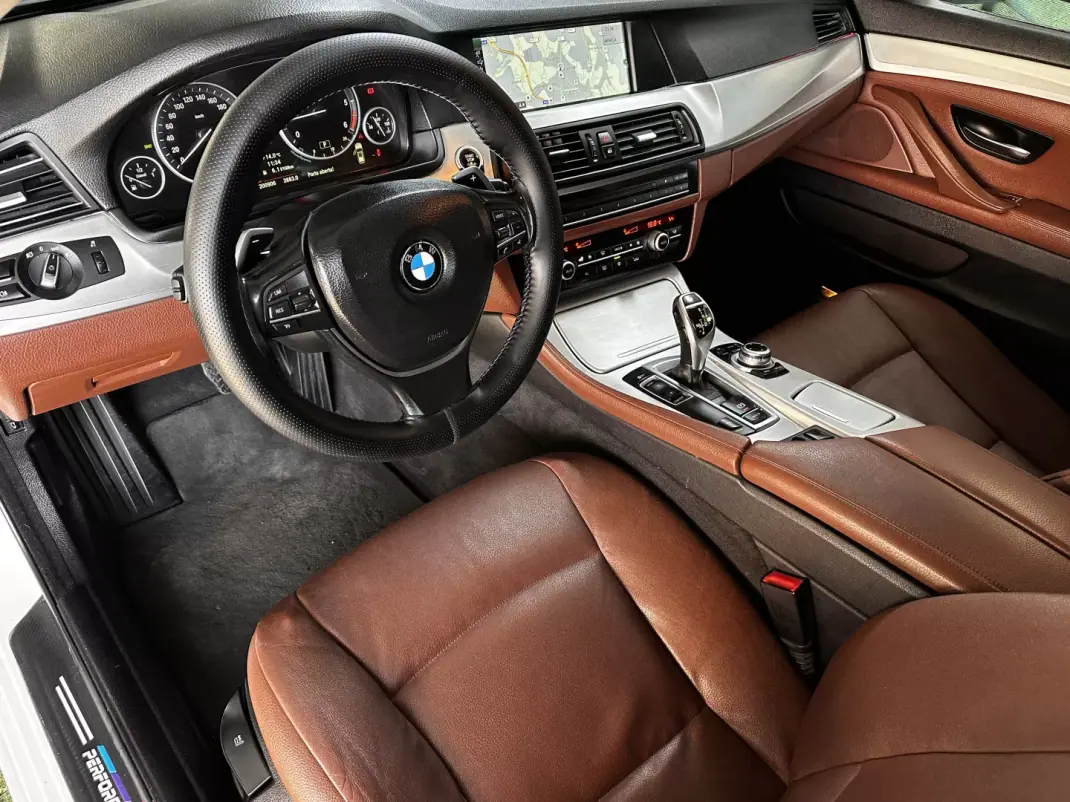 BMW 520 2012 - 17999 EUR, 200000 km - AUTO.MOTO.pt - 200000km - foto 18 de 35